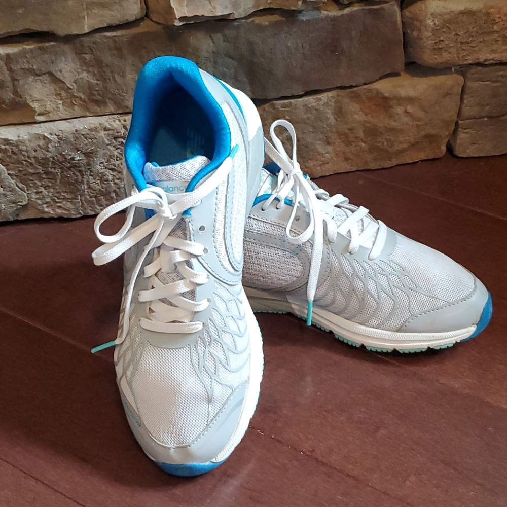 Women’s New Balance walking shoes size 7